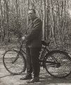 R19 Verner Dinesen med cykel R19 Verner Dinesen med cykel