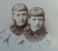 R2524 Ella Caroee - og igen Ulla til højre R2524 Ella Caroee - og igen Ulla til højre