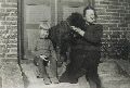 R3645 Ingrid Bock med hund og Hans Erik Andersen R3645 Ingrid Bock med hund og Hans Erik Andersen