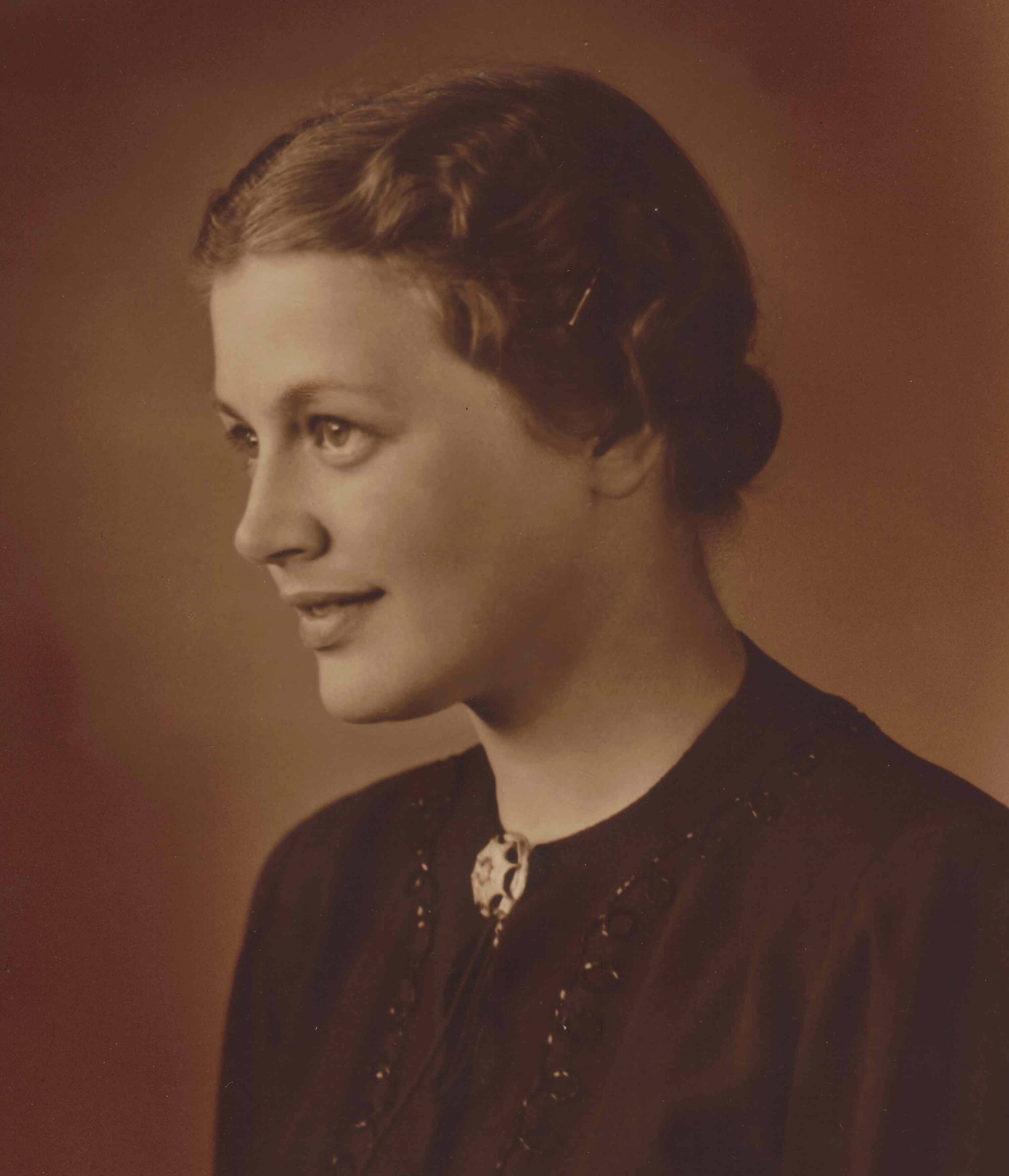 R8 Elly Marie Dinesen R8 Elly Marie Dinesen